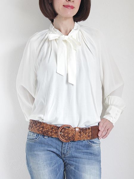 セール品 フランス とろみのあるボウタイブラウス 白 サイズ展開あり